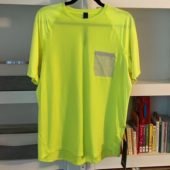 NWT Lululemon Ventilated Hiking Short Sleeve Shirt Sz Medium Highlighter Yellow - Picture 1 of 10